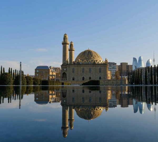 baku-azerbaijan-tour-travel